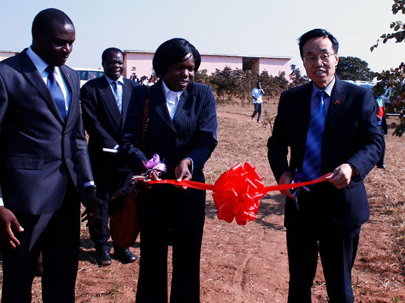 At the function to mark the official handover ceremony, The Chinese Ambassador to Malawi, Wang Shi-Ting, said the donation was made as China recognizes the importance of education to every country’s development and certainly the youth’s education hold a key necessary to increase the productive base of a country
